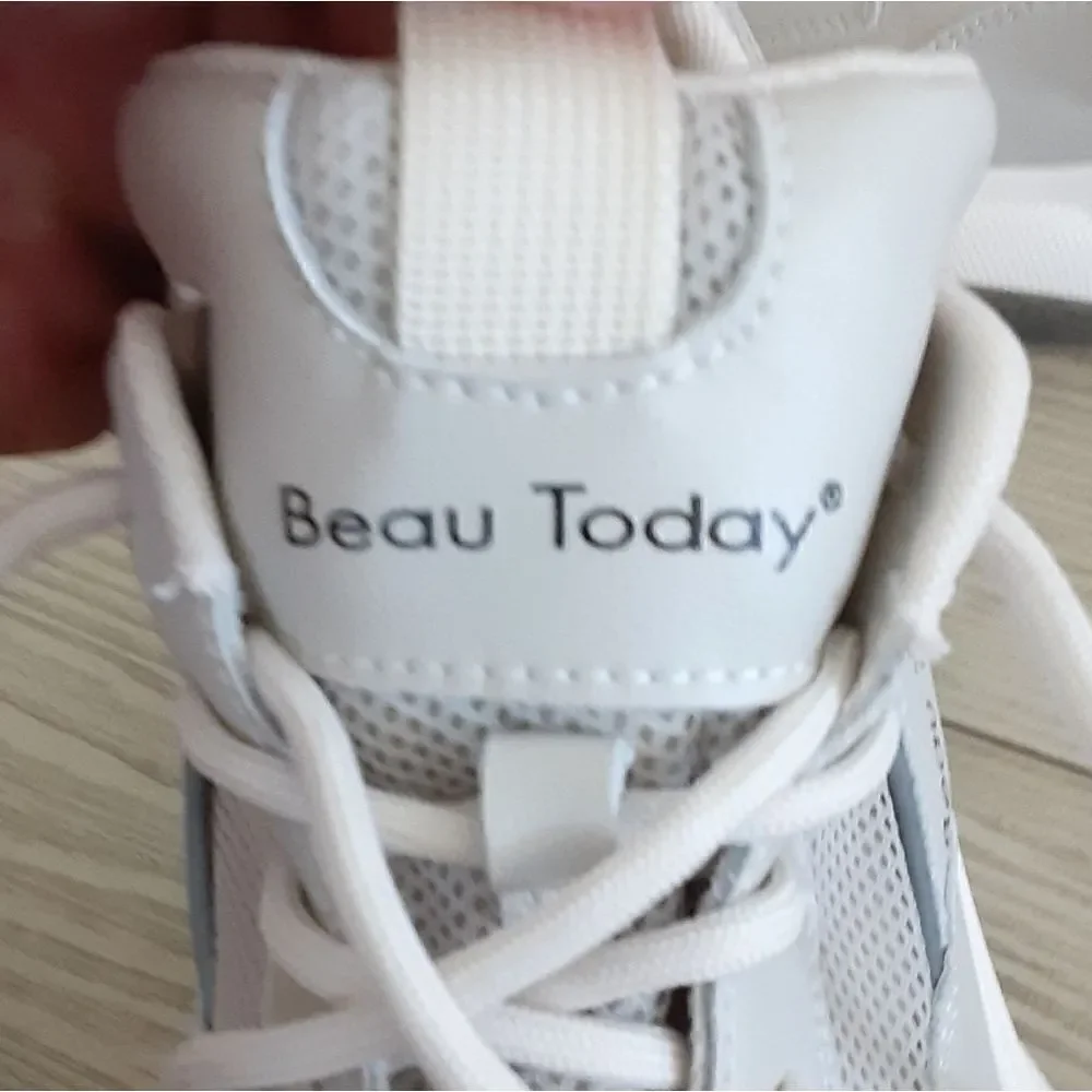 Beau Today Women's Chunky Sneaker, color Beige, size 8.5, NWT